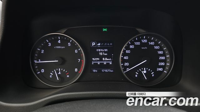 Hyundai AVANTE 2016 — photo 11