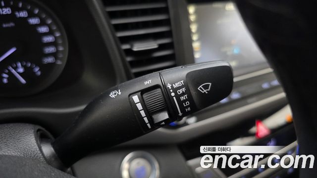 Hyundai AVANTE 2016 — photo 25