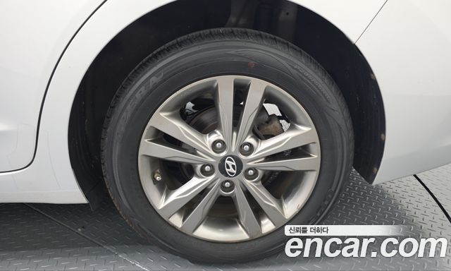Hyundai AVANTE 2016 — photo 7