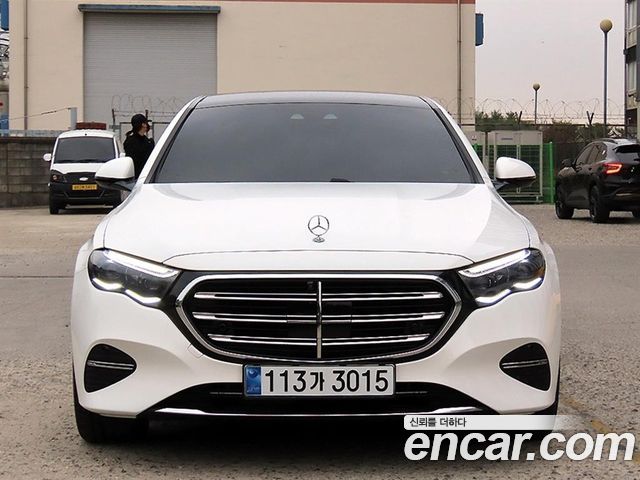 Mercedes-Benz E-Class 2026 — photo 2