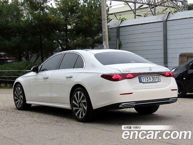 Mercedes-Benz E-Class 2026 — photo 3