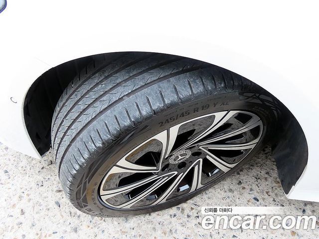Mercedes-Benz E-Class 2026 — photo 5