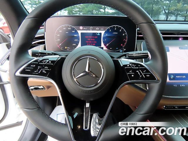 Mercedes-Benz E-Class 2026 — photo 12