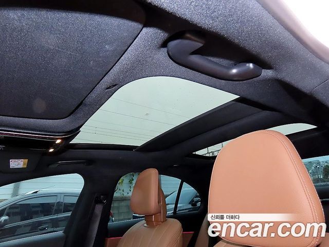 Mercedes-Benz E-Class 2026 — photo 17
