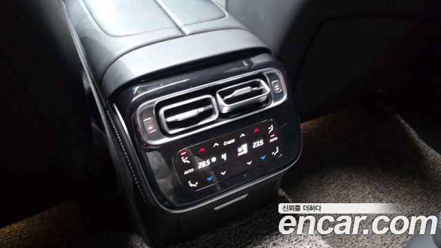 Mercedes-Benz S-Class 2021 — photo 24