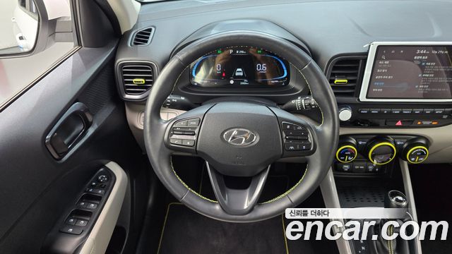 Hyundai Venue 2023 — photo 13