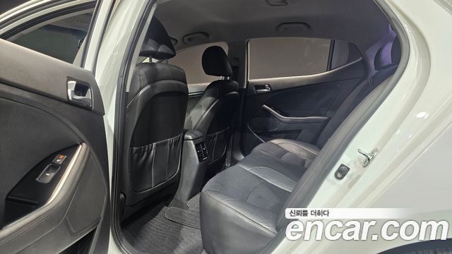 Kia K5 2015 — photo 16