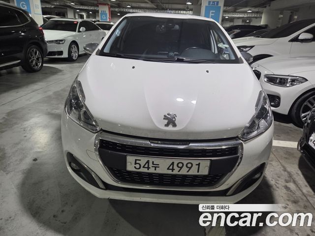 Peugeot 208 2017 — photo 1