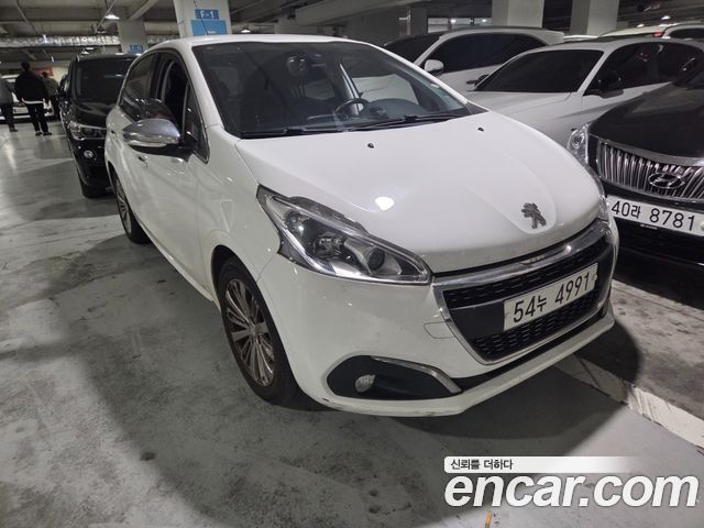 Peugeot 208 2017 — photo 2