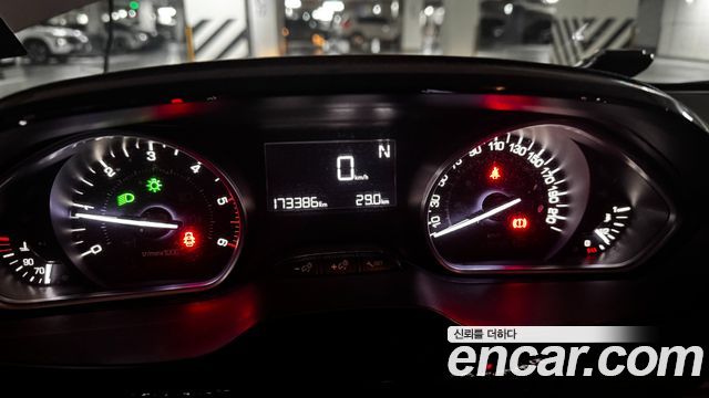 Peugeot 208 2017 — photo 8