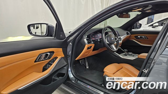 BMW 3-Series 2019 — photo 10