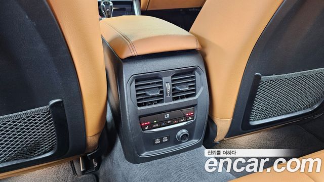BMW 3-Series 2019 — photo 19