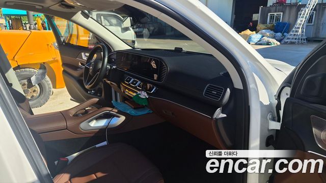 Mercedes-Benz GLE-Class 2025 — photo 6