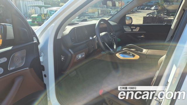 Mercedes-Benz GLE-Class 2025 — photo 9
