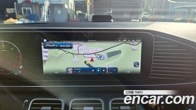 Mercedes-Benz GLE-Class 2025 — photo 10