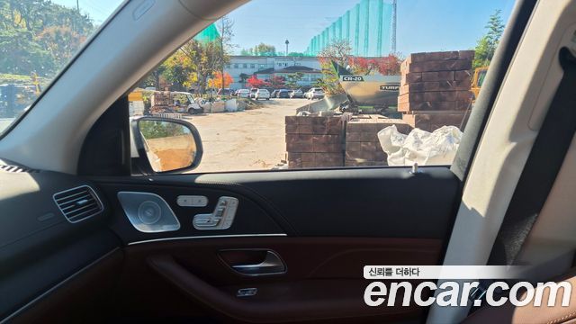 Mercedes-Benz GLE-Class 2025 — photo 12