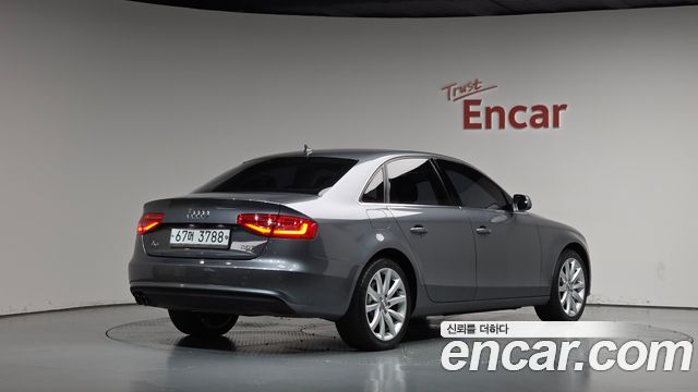 Audi A4 2014 — photo 2