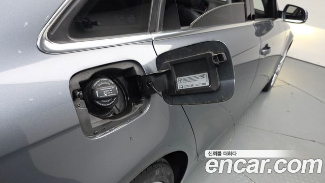 Audi A4 2014 — photo 13
