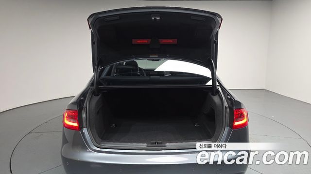 Audi A4 2014 — photo 18