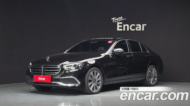 Mercedes-Benz E-Class 2023 — photo 1