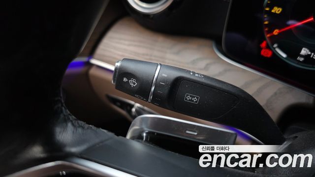 Mercedes-Benz E-Class 2023 — photo 13