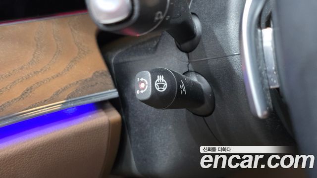 Mercedes-Benz E-Class 2023 — photo 14