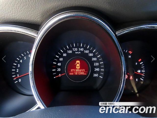 Kia K5 2012 — photo 9