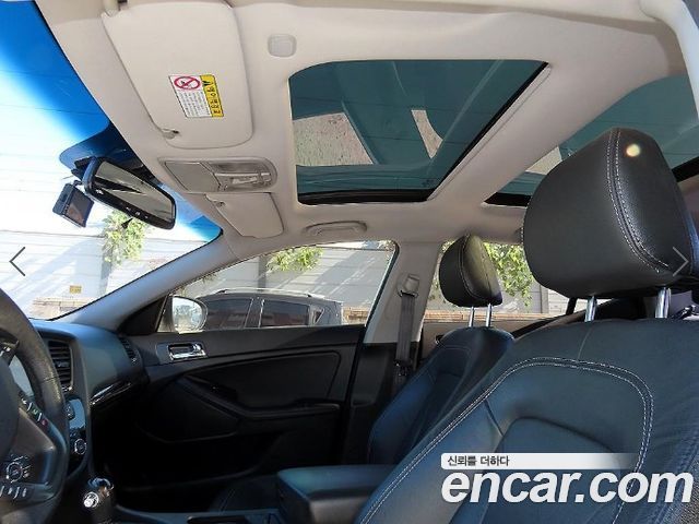 Kia K5 2012 — photo 17