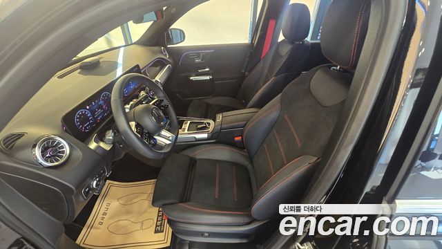 Mercedes-Benz GLB-Class 2026 — photo 10