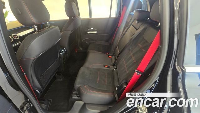 Mercedes-Benz GLB-Class 2026 — photo 13