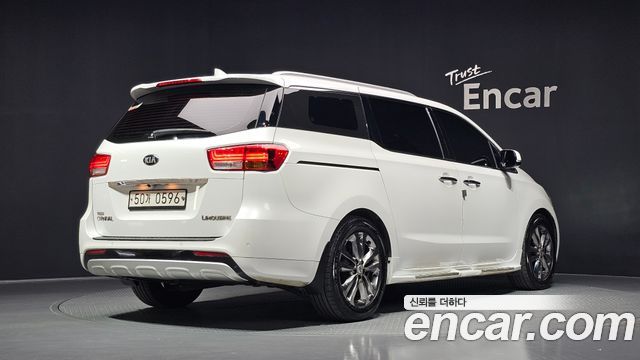 Kia Canival 2017 — photo 2