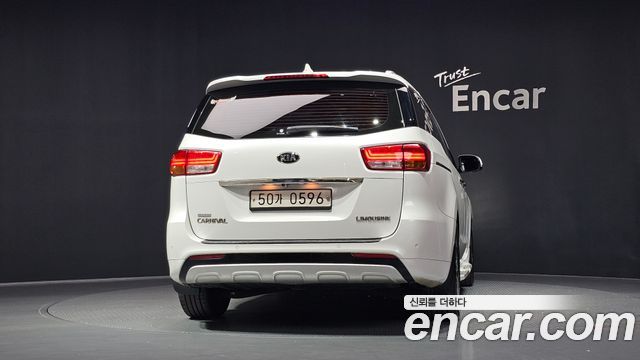 Kia Canival 2017 — photo 4