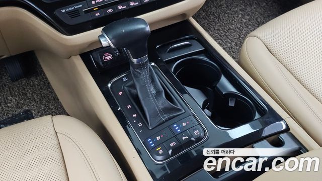 Kia Canival 2017 — photo 12