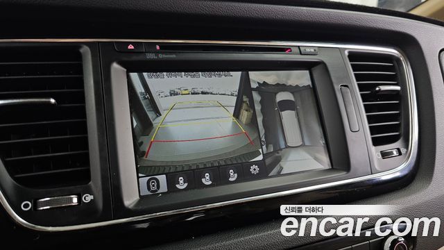 Kia Canival 2017 — photo 19
