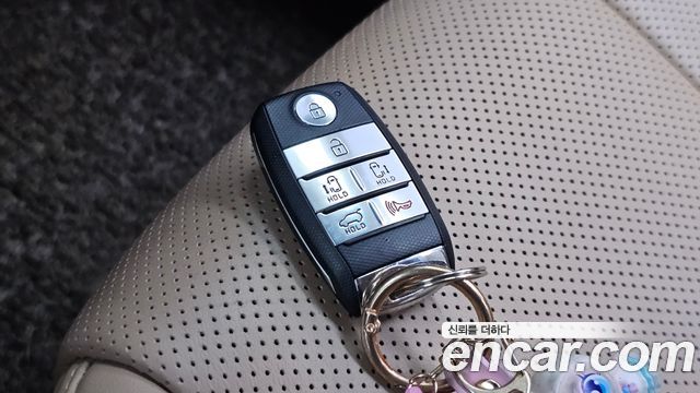 Kia Canival 2017 — photo 20