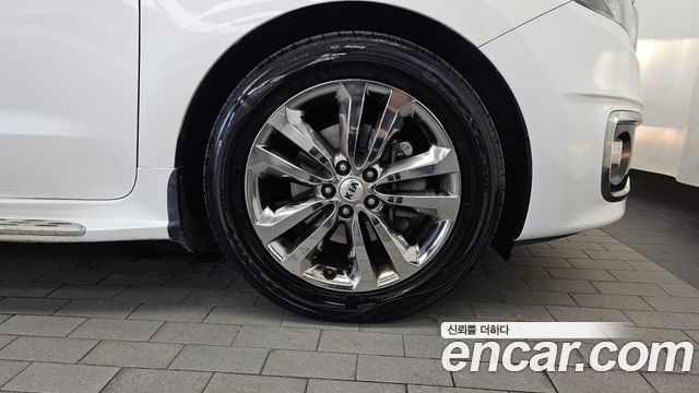 Kia Canival 2017 — photo 7