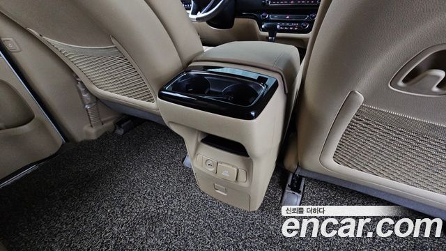 Kia Canival 2017 — photo 32