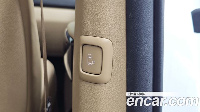 Kia Canival 2017 — photo 33