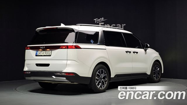 Kia Canival 2022 — photo 2