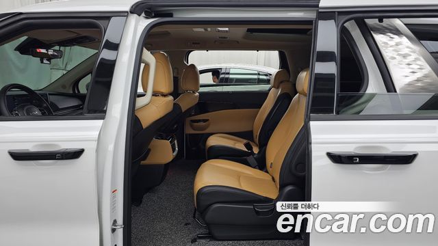 Kia Canival 2022 — photo 18