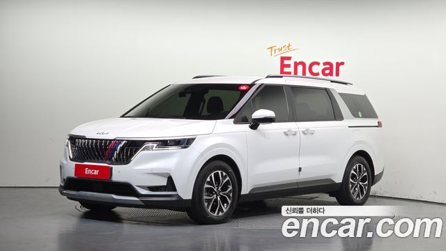 Kia Canival 2023 — photo 1