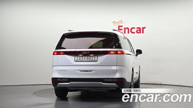 Kia Canival 2023 — photo 4
