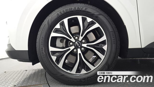 Kia Canival 2023 — photo 5
