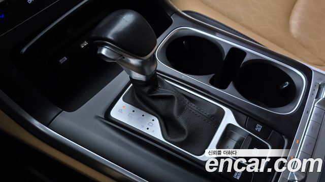 Kia Canival 2023 — photo 9