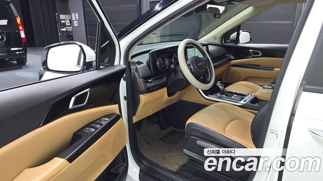 Kia Canival 2023 — photo 10