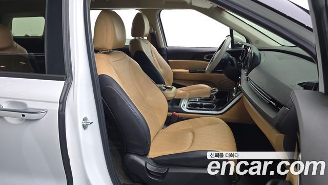 Kia Canival 2023 — photo 12