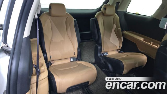Kia Canival 2023 — photo 13