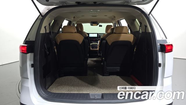 Kia Canival 2023 — photo 19
