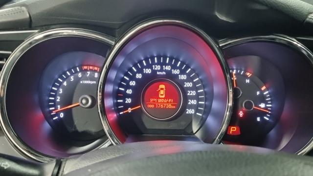Kia K5 2013 — photo 16