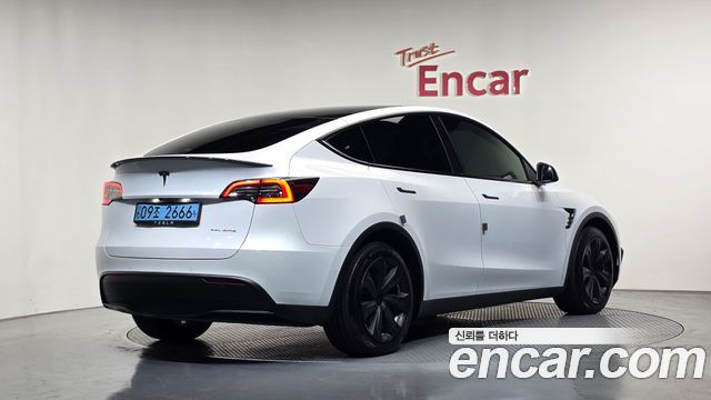 Tesla Model Y 2021 — photo 2